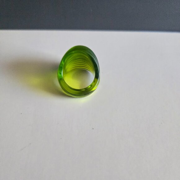 Vintage Lalique Green Crystal Dome Ring – Signed Art Glass, Size 7–7.5 - Picture 3 of 4